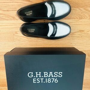 G.H.BASS WEEJUNS WHITNEY LOAFERS, LIKE NEW        Women’s Size 5.5 US